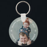 Chaveiro Filha do Pai de 1rua Personalizar Foto<br><div class="desc">Presente de Dia de os pais personalizado para o melhor pai do mundo. Personalize o texto para torná-lo mais especial para o seu pai,  o herói da sua vida. Comemore o Dia de os pais com este nome e mensagem personalizados para o seu pai.</div>