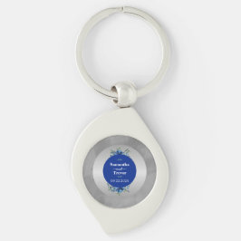 Chaveiro Flores de Prata Metálicas e Elegância Floral