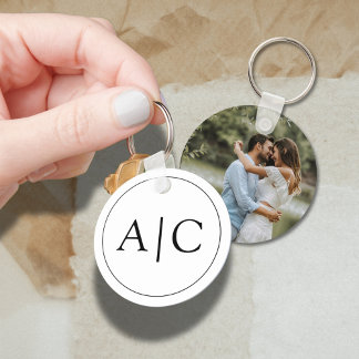 Chaveiro Foto de Casamento com Monograma Branco Clássico Mo
