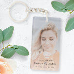 Chaveiro Foto Memorial | Funeral Moderno De Memória Amante<br><div class="desc">Palavra-chave moderna e simples para o memorial fotográfico para celebrar a vida do seu ente querido num estilo moderno de design minimalista. A design de modelo pode ser facilmente personalizada com sua própria foto e texto para criar uma homenagem especial a seu ente querido ou como parte de seu funeral,...</div>
