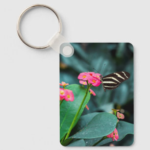 Chaveiro Fotografia de Borboleta em Flor Rosa
