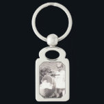 Chaveiro Fotografia Vintage Menina com Bebê Buggy<br><div class="desc">Foto antiga c1930s de uma criança empurrando sua boneca bebê em uma carruagem mais espessa</div>