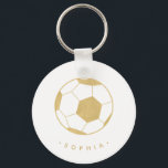 Chaveiro Futebol moderno personalizado Dourado<br><div class="desc">O jogador de futebol ou fã de futebol na sua vida adorará estes chaveiros personalizados com uma bola de futebol dourada. Perfeito como um favor partidário. Coordena com a coleção Soccer Star do Parcel Studio. A cor e o texto em segundo plano são personalizáveis. *Nota: O ouro neste produto é...</div>