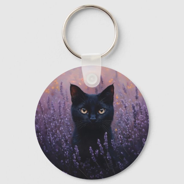 Chaveiro Gato Preto numa Ilustração de Campo de Lavanda (Frente)