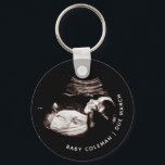 Chaveiro Gravidez Sonograma Ultrassom Foto Nova Mãe<br><div class="desc">Gravidez Sonograma Ultrassom Foto Nova chaveiro da Mãe Pode ser totalmente personalizada para atender às suas necessidades. © Gorjo Designs. Feito para você através da plataforma Zazzle. // Nota: a foto usada é apenas uma imagem de marcador de posição. Você precisará substituir por sua própria foto antes de solicitar/ imprimir....</div>