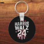 Chaveiro Harris Walz 2024 Kamala Harris 2024 Tim Walz 2024<br><div class="desc">Harris Walz 2024 Kamala Harris 2024 Tim Walz 2024 EUA Flag</div>