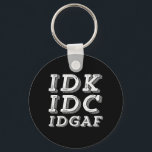 Chaveiro IDC IDGAF Funny Sarcasage Vintage Tipo de Retro<br><div class="desc">Vintage Retro IDC IDGAF. Vintagem engraçada, sarcástica e design retrógrada para aqueles que apreciam humor, sarcasmo, trocadilho, piadas e ditado sarcástico espirituoso. Esta mercadoria legal e intransigente da tipografia é excelente de espalhar diversão e rir. Slogan de excelente para expressar seu sentimento rabugento depois de lidar com alguns tolos e...</div>