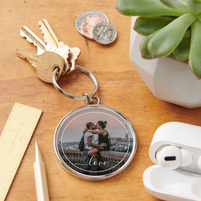 Chaveiro Imagem de casal de amantes personalizada com texto (Mesa)