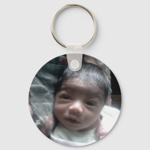 CHAVEIRO JOSIAH EYES LARGAMENTE ABERTO