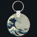 Chaveiro Katsushika Hokusai é a onda de Excelentes de Kanag<br><div class="desc">Katsushika Hokusai's The Excelente Wave de Kanagawa Um trabalho de arte clássico que passou para o dominio público e faz maravilhosos presentes e outros produtos. Este é da sua famosa série Fugaku sanjū rokkei ou "Trinta e Seis Vistas do Monte Fuji", e foi editado e aprimorado para este produto. É...</div>