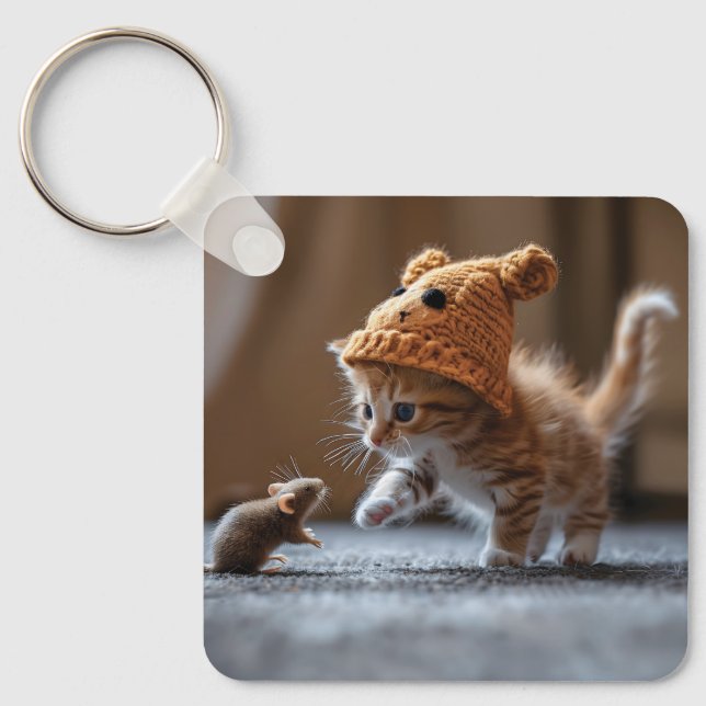 Chaveiro Kitten brincando com um rato pequeno (Frente)