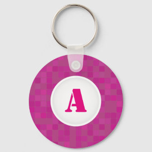 Chaveiro Letra inicial mosaica cor-de-rosa pixelizada chave