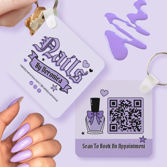 Chaveiro Letreiro Gótico Roxo Código Qr Técnica de Unha (Purple Gothic Lettering Qr Code Nail Tech Keychain)