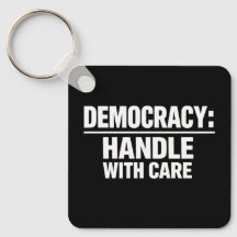 Lide com a Democracia com Cuidado