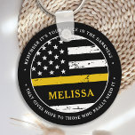 Chaveiro Linha Dourada fina personalizada do expedidor 911<br><div class="desc">A Cola De Ouros Que Mantém Tudo Junto. Chaveiro de linha Dourada personalizada para 911 despachantes e policiais. Personalize este chaveiro de despachante com o nome. Este presente personalizado de despachante é perfeito para a apreciação do despachante policial, o obrigado de despachante 911 que você oferece e os presentes ou...</div>