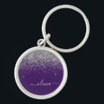 Chaveiro Monograma Glam Glitter Roxo Prata Menina<br><div class="desc">Pulseiras de monograma de letra com brilho prateado e roxo (Pulseira). Isto faz o presente perfeito de aniversário de 16 anos,  casamento,  chá de noiva,  aniversário de casamento,  chá de bebê ou festa de despedida de solteira para alguém que ama luxo e estilos chiques e glamorosos.</div>