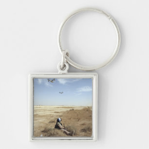 Chaveiro Mosca dos Ospreys de MV-22B sobre o hospital