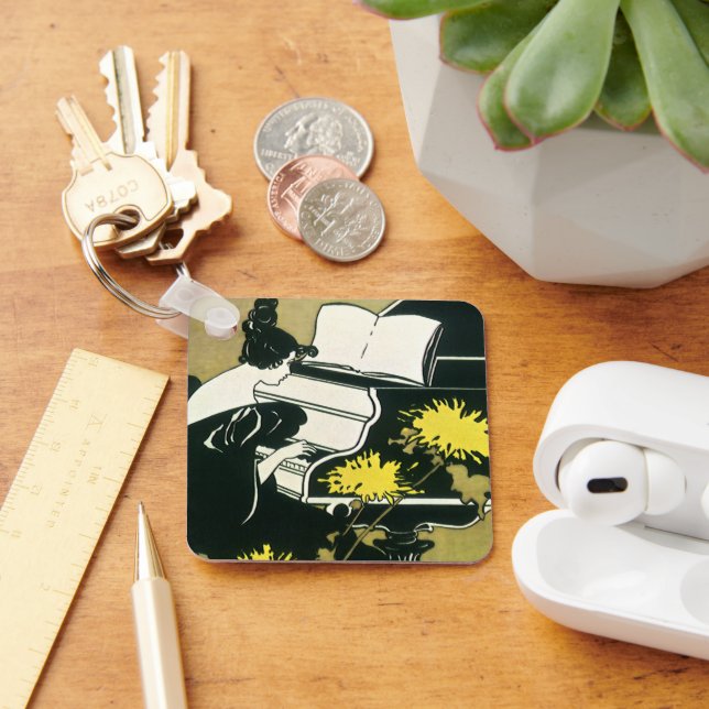 Chaveiro Música Antiga, Senhorita Traumerei Tocando Piano,  (Mesa)