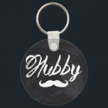 Chaveiro Mustache Groom Honeymoon hubby<br><div class="desc">O Sr. Mustache Groom Honeymoon dá presentes.</div>