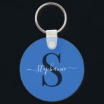 Chaveiro Na moda azul simples Monograma Nome inicial<br><div class="desc">Um design azul simples e na moda, onde você pode adicionar seu primeiro nome e inicial.</div>
