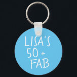 Chaveiro Na moda de Nome Moderno Azul 50 Fabuloso Aniversár<br><div class="desc">Chaveiro de aniversário moderno e na moda com 50 anos com o texto cinquenta e fabuloso em um roteiro elegante azul brilhante. Basta adicionar seu nome a este chaveiro personalizado de celebração de 50 anos. Presente perfeito de aniversário para um moderno, na moda e elegante de 50 anos. Desenvolvido exclusivamente...</div>