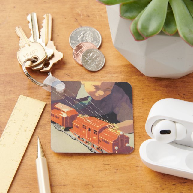 Chaveiro Natal Antigo, Menino Brincando com Trem de Brinque (Mesa)