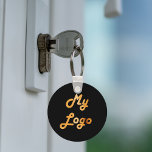 Chaveiro Negócios de imagem de logotipo personalizado ouro<br><div class="desc">Adicione o logotipo da sua própria empresa. Fundo de cor preta. Perfeito para promover sua empresa e sua marca</div>