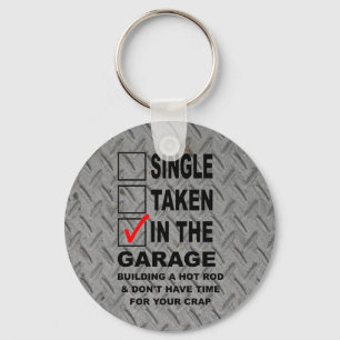 CHAVEIRO NO EDIFÍCIO DE GARAGEM, UMA ESTRADA QUENTE