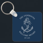 Chaveiro Nome da Família Azul Marinho Ancorante Náutica<br><div class="desc">Um chaveiro náutico azul marinho com âncora,  e as palavras "bem-vindo a bordo" com o seu nome familiar e data estabelecida. Sotaque bonito para o seu barco. Projetado para você pelo Blackberry Boulevard.</div>