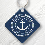 Chaveiro Nome do barco e borda da corda da âncora do porto<br><div class="desc">Keyring para o seu barco com uma âncora branca,  elegante e emblema de corda com o seu nome de barco personalizado e a porta de cabeleira num fundo azul escuro.</div>