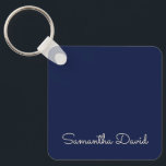 Chaveiro Nome personalizado azul personalizado<br><div class="desc">Chaveiros personalizados de nome personalizado com cores azuis e bege. Personalize-o agora para adicionar seu nome e obter um presente personalizado bonito.</div>
