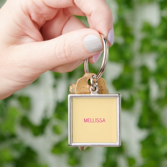 Chaveiro Nome personalizado minimalista creme (Mão)