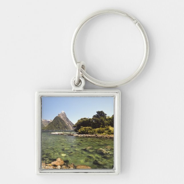 Chaveiro Nova Zelândia, Mitre Peak, & rio Bowen entrando (Frente)