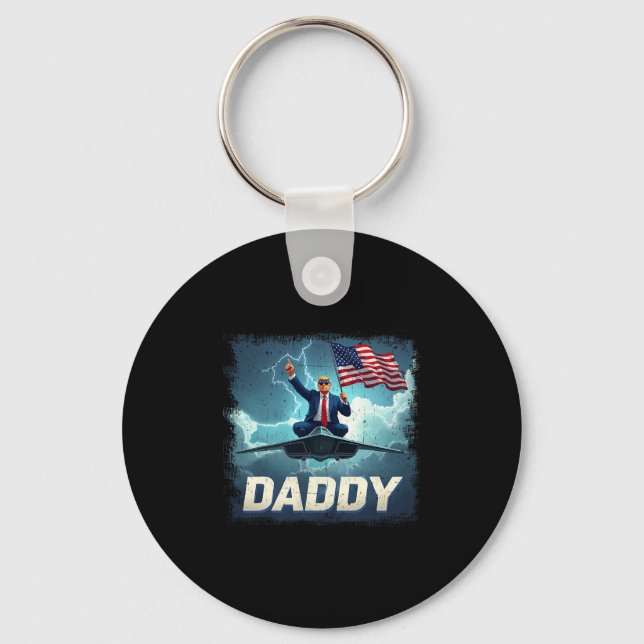 Chaveiro Oficial Trump Daddy 2025  (Frente)