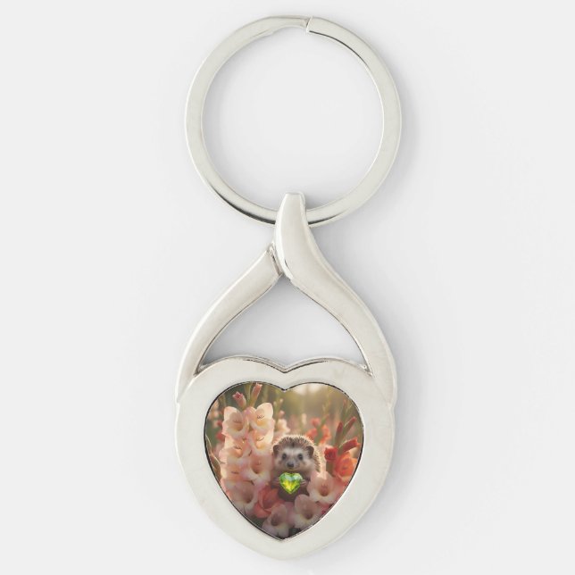 Chaveiro ouriço fofo de agosto com coração de peridoto (Frente)