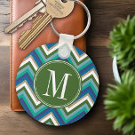 Chaveiro Padrão Chevron Verde e Teal com Monograma<br><div class="desc">O padrão clássico atualizado com as novas cores da tendência. Se precisar ajustar o trabalho de arte,  clique no botão personalizar e mova as coisas.</div>