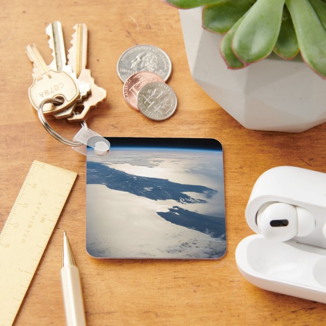 Chaveiro Panorama Do Espaço Destacando Estreito De Cook (Mesa)