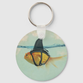 Chaveiro Peixe Dourado com uma Barbatana de Tubarão