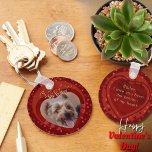 Chaveiro Pet Photo Red Keepsaet Personalizado<br><div class="desc">Divirta-se com esta corrente vermelha, que você pode personalizar facilmente com uma foto do seu animal de estimação, cachorro ou gato favorito. Se você estiver procurando chaves, não perderá a cadeia de chaves facilmente por causa da cor vermelha. Carregar seu animal de estimação com você aonde quer que vá. Também...</div>