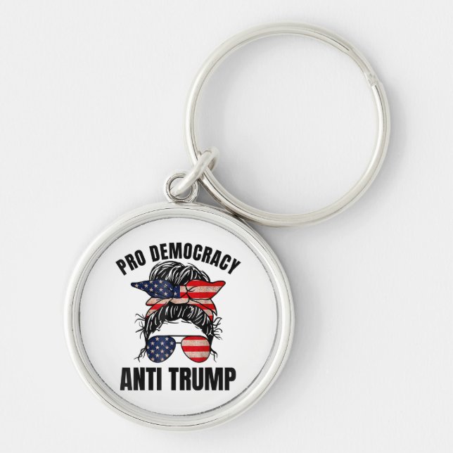 Chaveiro Pro Democracia - Bandeira Americana Anti-Trump (Frente)