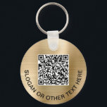 Chaveiro Promocional de códigos QR da empresa 2 Dourado<br><div class="desc">Chaveiro simples e moderno para a sua empresa ou organização com um fundo de metal falso em ouro escovado. Insira os endereços de URL do seu site para criar dois códigos de QR digitalizáveis e adicionar duas linhas de texto personalizado,  como nome da sua empresa,  slogan,  obrigado etc.</div>