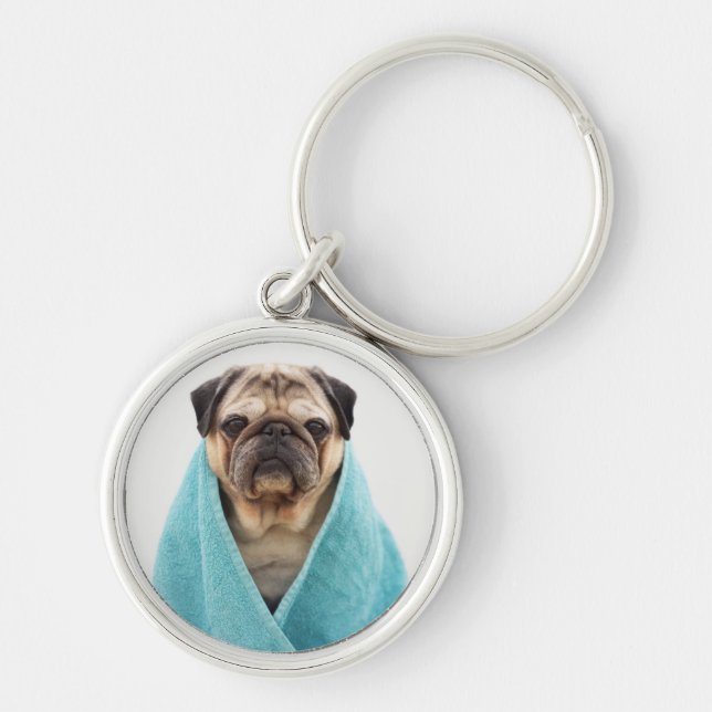 Chaveiro Pug em uma toalha (Frente)