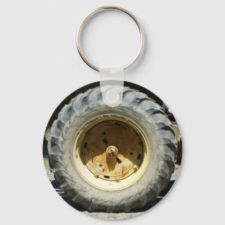 Chaveiro roda do trator amarelo