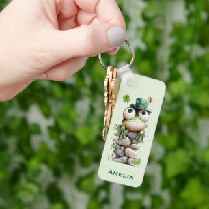 Chaveiro Sapo com Chapéu Verde e Trevo Fofo