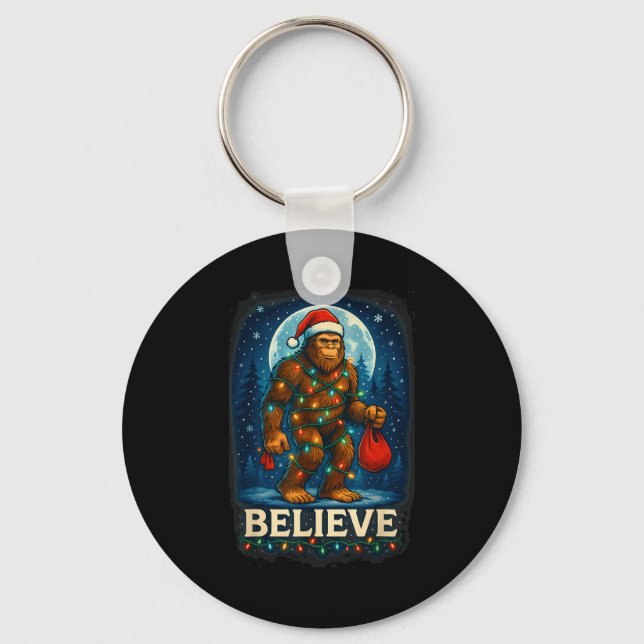 Chaveiro Sasquatch Christmas Lights Holiday Believe  (Frente)