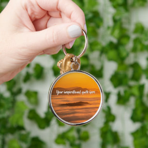 Chaveiro Seu texto personalizado sobe acima da paisagem neb