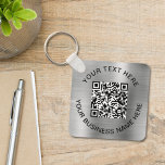 Chaveiro Silver de Promocional de Código QR<br><div class="desc">Chaveiro simples para a sua empresa ou organização com um fundo metálico falso em prata escovado. Adicione seu código QR ou logotipo e duas linhas de texto personalizado,  como nome da sua empresa,  slogan,  obrigado ou deixe o vazio.</div>
