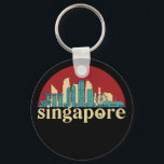 Chaveiro Singapura Vintage City Skyline Cityscape Art<br><div class="desc">Design com lindas linhas do horizonte, atração turística e arte de paisagem urbana, arranha-céu Legal e ilustração da silhueta de construção para turistas e viajantes. Perfeito como lembrança para trazer de volta para casa quando viaja pelo mundo. Guarde a memória do seu viagem e as suas férias com a família...</div>