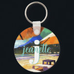 Chaveiro Summer Beach Umbrellas Nome Monograma<br><div class="desc">Chaveiro personalizado apresenta seu primeiro nome e monograma inicial em uma paisagem de praia de verão de guarda-chuvas coloridos e cadeiras de salão na areia. Crie por si mesmo ou dê a alguém que você ama.</div>