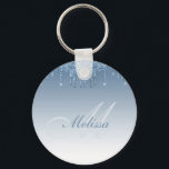 Chaveiro tendência de gotejamento de brilho azul<br><div class="desc">design de monograma de script de nome personalizado no fundo azul faux glitter</div>